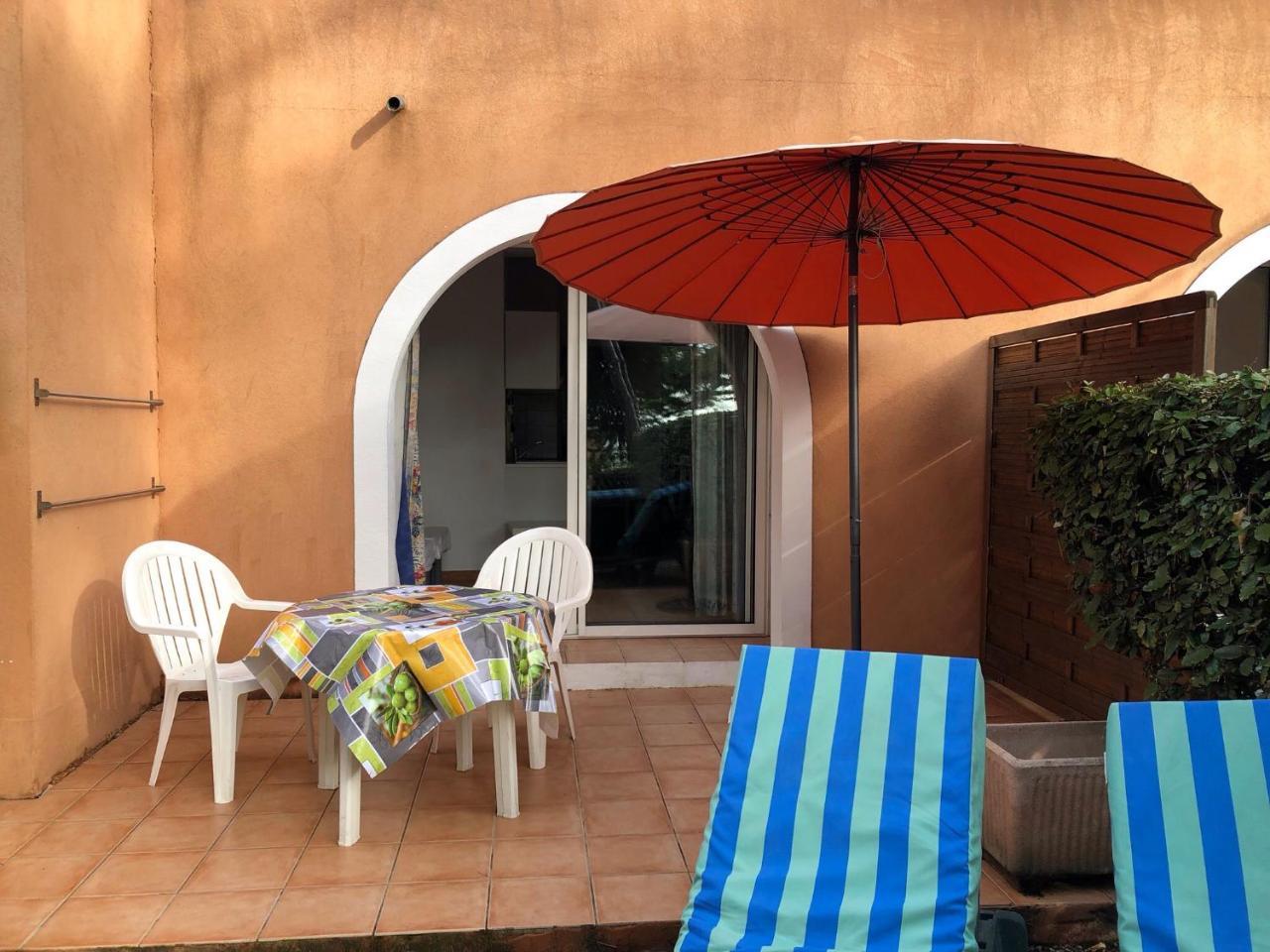 50M Plage T2 Grande Terrasse Vue Mer Climatise Piscine Chauffee, Parking Clos Gratuit Sanary-sur-Mer Luaran gambar