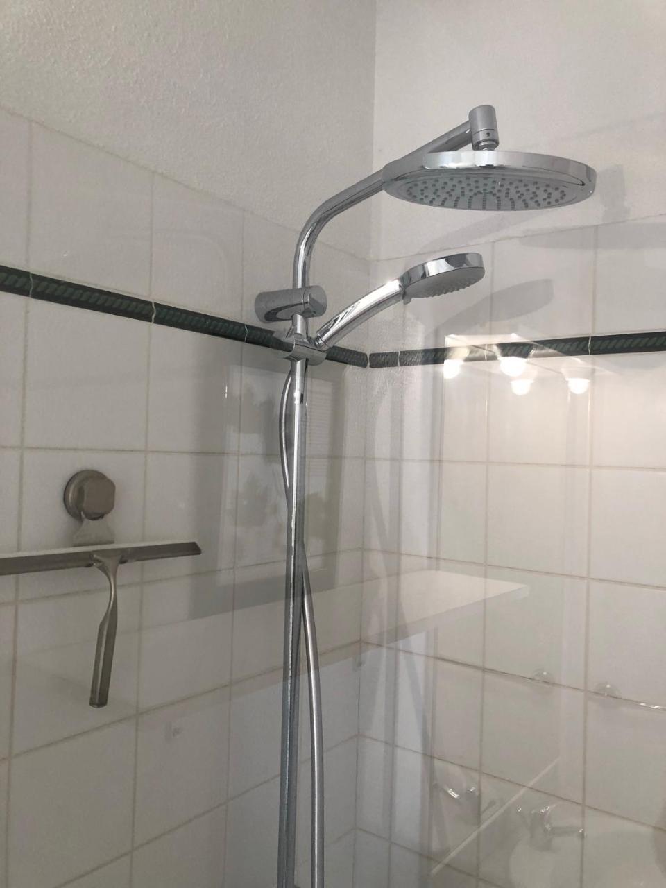 50M Plage T2 Grande Terrasse Vue Mer Climatise Piscine Chauffee, Parking Clos Gratuit Sanary-sur-Mer Luaran gambar