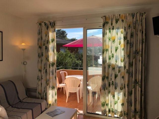 50M Plage T2 Grande Terrasse Vue Mer Climatise Piscine Chauffee, Parking Clos Gratuit Sanary-sur-Mer Luaran gambar