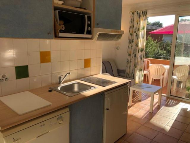 50M Plage T2 Grande Terrasse Vue Mer Climatise Piscine Chauffee, Parking Clos Gratuit Sanary-sur-Mer Luaran gambar