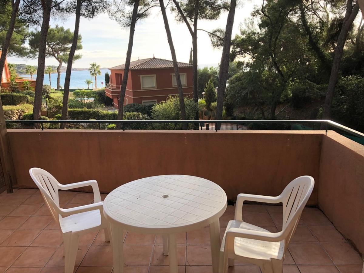 50M Plage T2 Grande Terrasse Vue Mer Climatise Piscine Chauffee, Parking Clos Gratuit Sanary-sur-Mer Luaran gambar